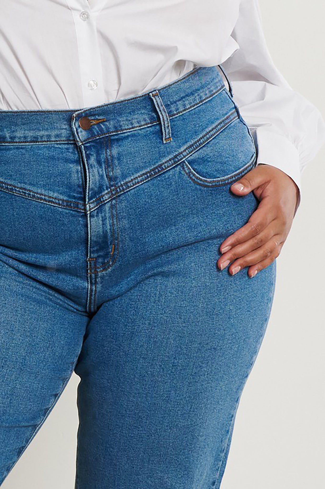  Edie Plus-Size Mom Jeans detail view Belle and Broome